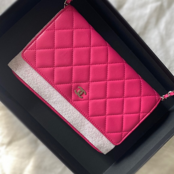 Chanel lamb wallet on chain fuchsia. - Picture 8 of 16